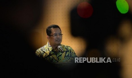 Wakil Ketua MPR Mahyudin memberikan sambutan dalam acara bicara buku bersama wakil rakyat Suka Cita Mengabdi Di Perbatasan di Kompleks MPR DPR Senayan, Jakarta, Selasa (6/3).