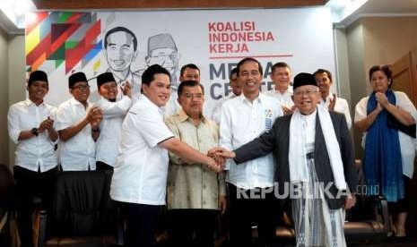 Pengumuman Tim Kampanye Nasional. Presiden Joko Widodo (kedua kanan), Wapres Sekaligus Ketua Tim Pengarah Tim Kampanye Nasional Jusuf Kalla (kedua kiri), Cawapres KH Maruf Amin (kanan), dan Ketua Tim Kampanye Nasional Jokowi-Maruf Amin, Erick Thohir befoto usai pengumuman Tim Kampanye Nasional Joko Widodo - KH Maruf Amin di Jakarta, Jumat (7/9).