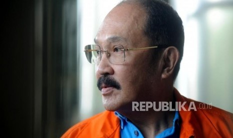 Tersangka kasus merintangi, mencegah atau menggagalkan  secara langsung atau tidak langsung penyelidikan perkara KTP Elektronik  dengan tersangka Setya Novanto, Fredrich Yunadi