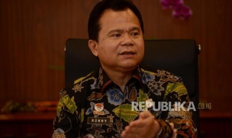 Direktur Jenderal Imigrasi Ronny Franky Sompie saat sesi wawancara bersama Republika di Jakarta.