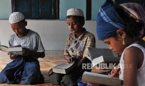 Sejumlah anak muslim Rohingya 