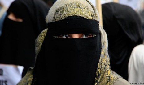 Tunisia Larang Pemakaian Niqab di Kantor Pemerintah