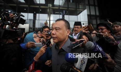 House of Representatives Honorary Council (MKD) members examine Setya Novanto on alleged ethics violations in KPK office, Kuningan, Jakarta, on Thursday (November 30).