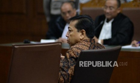 Terdakwa kasus korupsi KTP Elektronik Setya Novanto menjalani sidang dengan agenda tanggapan jaksa terhadap eksepsi di Pengadilan Tipikor, Jakarta, Kamis (28/12).