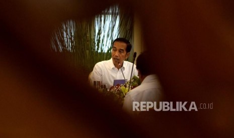 Pembahasan RAPBN 2019. Presiden Joko Widodo memimpin Sidang Kabinet Paripurna membahas RAPBN Tahun Anggaran 2019 di Istana Kepresidenan Bogor, Jawa Barat, Rabu (18/7).