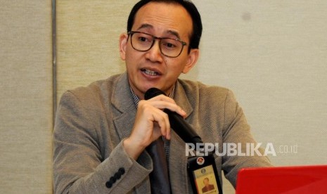 Asisten Direktur Fintech Office Bank Indonesia Yosamartha saat memberikan paparan pada acara Focus Group Discussion (FGD) bertema Virtual Currency yang diselenggarakan oleh Republika di Double Tree Hotel, Cikini, Jakarta, Kamis (25/1).