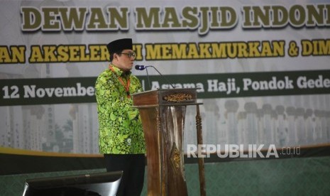 Sekretaris Jenderal DMI Imam Addaruqutni memberikan sambutan saat pembukaan Muktamar Dewan Masjid Indonesia (DMI) ke-7 yang bertajuk 