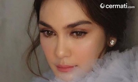 Sempat Jatuh dan Terpuruk, ini Kisah Sukses Luna Maya Membangun Kariernya