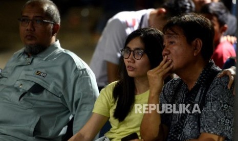 Crisis Center Lion Air. Keluarga korban pesawat Lion Air JT610 mendatangi crisis center di Halim Perdanakusuma, Jakarta, Senin (29/10).