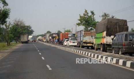 Pantura route, Indramayu, West Java, on Sunday (June 3).