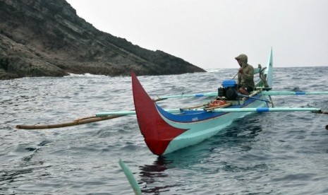 BANDARLAMPUNG, 16/9-MUSIM PACEKLIK NELAYAN. Nelayan melaut di Teluk Kiluan, Kelumbayan, Tanggamus, Lampung, Minggu (16/9).