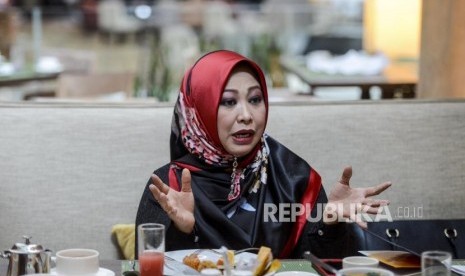 Prediksi BPKH Terkait Kuota Haji Tahun 2022. Foto: Anggota Badan Pelaksana BPKH Hurriyah El Islamy saat sesi wawancara bersama Republika di Jakarta, Rabu (25/9).