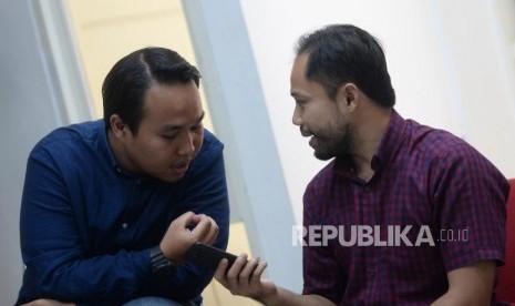 Peneliti Perkumpulan untuk Pemilu dan Demokrasi (Perludem) Fadli Ramadhanil (kiri) 