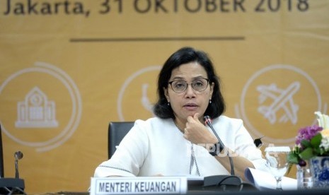 Paparan RUU APBN 2019. Menteri Keuangan Sri Mulyani memberikan paparan terkait RUU APBN 2019 di Ditjen Pajak, Jakarta, Rabu (31/10).