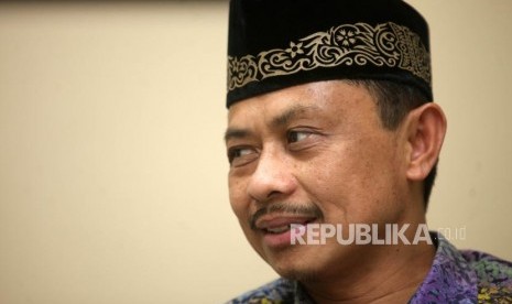 Ustadz Imam Shamsi Ali memberikan paparannya saat kunjungan di Kantor Republika, Jalan Warung Buncit, Jakarta, Jumat (23/3).