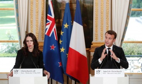 Perdana Menteri Selandia Baru, Jacinda Ardern bersama Presiden Prancis Emmanuel Macron