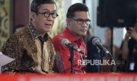 Menteri Hukum dan HAM Yasonna Laoly memberikan keterangan pers di Jakarta, Jumat (20/9).