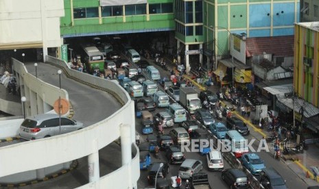 Suasana kemacetan di persimpangan Jalan Jatibunder, Tanah Abang, Jakarta (ilustrasi)