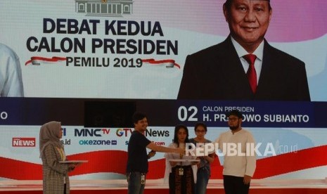 Suasana gladi kotor debat kedua Pilpres 2019 di Ballroom Hotel Sultan, Senayan, Jakarta, Sabtu (16/2).