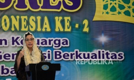 Menkeu Sri Mulyani memberikan sambutan pada pembukaan kongres muslimah Indonesia ke-2 di Jakarta ,Senin (17/12).