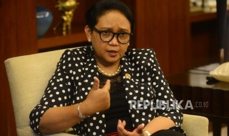 Menteri Luar Negeri Republika Indonesia, Retno Marsudi saat sesi wawancara bersama Republika di kantor kemenlu , Jakarta, Jumat (29/6).