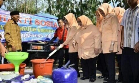 Dropping air bersih di Kecamatan Weru, Sukoharjo. Dok. Pemkab Sukoharjo