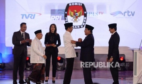 Suasana usai debat pertama pasangan calon presiden dan wakil presiden pemilu 2019 di Jakarta, Kamis (17/1).