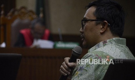 Menteri Pemuda dan Olahraga Imam Nahrawi memberikan keterangan saat menjadi saksi pada sidang kasus dugaan suap dana hibah KONI di Pengadilan Tipikor, Jakarta, Kamis (4/7).