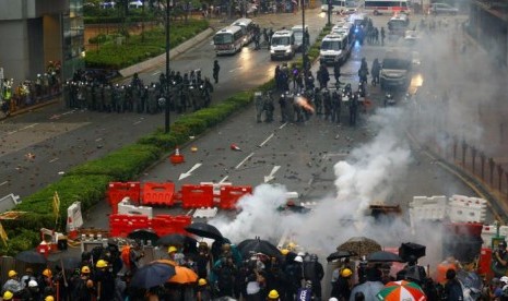 Situasi Hong Kong Belum Kondusif, Bank Digital Kena Getahnya!. (FOTO: Reuters/Thomas Peter)