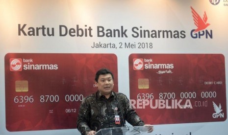 Direktur Utama Bank Sinarmas Frengky Tirtowijoyo. Frenky Tirtowijoyo mengatakan melalui kerja sama ini perusahaan menjual produk pendanaan dan pembiayaan syariah serta jasa lainnya kepada Civitas Akademika di lingkungan ITB Ahmad Dahlan dan lingkungan komunitas Muhammadiyah seluruh Indonesia.