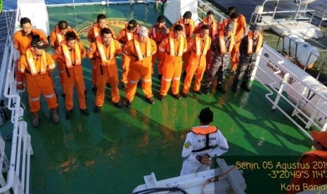 Kapal KM Pieces Terbakar, 30 Korban Belum Ditemukan