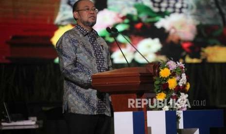 Rektor Universitas Terbuka Ojat Darojat memberikan sambutan saat memperingati Dies Natalis ke-34 Universitas Terbuka di Kampung Universitas Terbuka, Tangerang Selatan, Banten, Selasa (4/9).