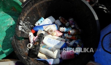 Sampah-sampah plastik yang telah dipilah petugas di bank sampah. (Ilustrasi)