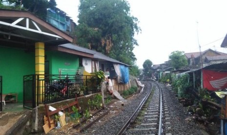 1.645 rumah di Kota Bogor akan terkena dampak proyek pembangunan jalur ganda kereta api Bogor-Sukabumi atau lebih dikenal kereta double track.