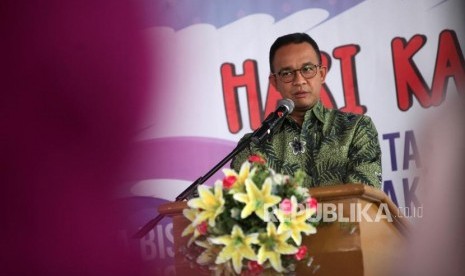 Gubernur DKI Jakarta Anies Baswedan memberikan sambutan saat acara Kampanye “Cegah Kanker Serviks” Di Halaman Museum Seri Rupa dan Keramik, Kota Tua, Jakarta, Selasa (13/2).