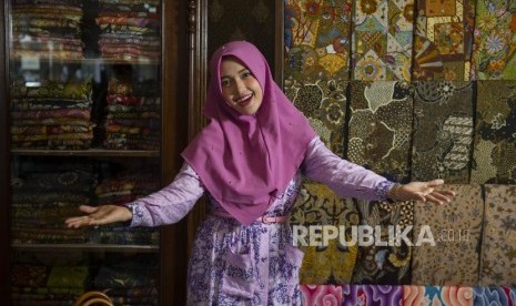 Pemilik BT Batik Trusmi, Sally Giovanny.