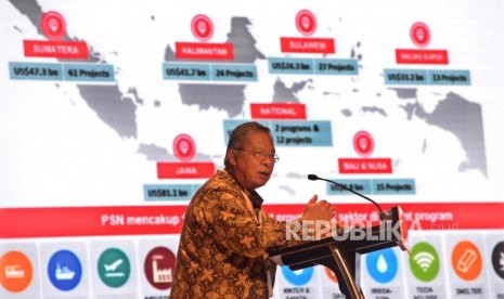 Menko Perekonomian Darmin Nasution menjadi pembicara pada acara 100 CEO Forum di Jakarta, Rabu (29/11).