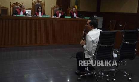 Bupati Hulu Sungai Tengah (HST) nonaktif Abdul Latif   menjalani sidang tuntutan di Pengadilan Tindak Pidana Korupsi, Senin (6/8).