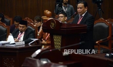 Ketua Bawaslu Abhan memberikan keterangan saat mengikuti sidang lanjutan Perselisihan Hasil Pemilihan Umum (PHPU) Pemilihan Presiden (Pilpres) 2019 di Gedung Mahkamah Konstitusi, Jakarta, Selasa (18/6).