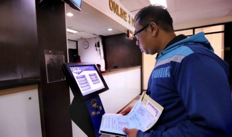 Bayar Biaya KUA Sampai Perpanjang SIM Bisa Lewat E-Commerce Ini. (FOTO: Sufri Yuliardi)