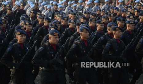 Sejumlah anggota Brimob bersiap mengikuti upacara (ilustrasi)