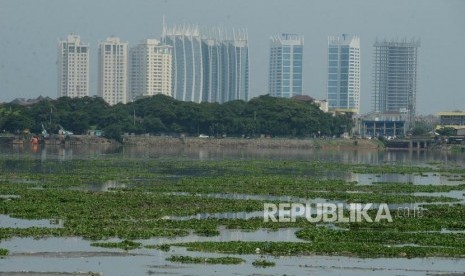 Ilustrasi Pluit. Ada protes dari masyarakat terhadap pembangunan lahan di bantaran Kali Krendang, Pluit.