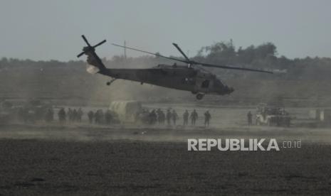 Helikopter militer Zionis Israel mendarat di Gaza, Sabtu (10/12/2023). Amerika Serikat veto rencana resolusi DK PBB genjatan senjata di Gaza 