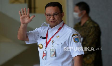 Gubernur DKI Jakarta Anies Baswedan bersiap menjalani pemeriksaan di Gedung KPK, Jakarta, Rabu (7/9/2022). Anies Baswedan memenuhi panggilan KPK untuk dimintai keterangan terkait penyelenggaraan Formula E. Republika/Prayogi