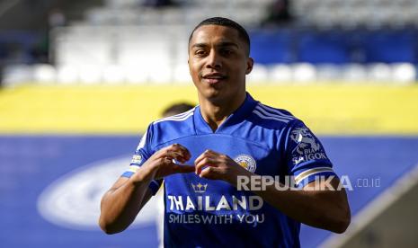 Youri Tielemans dari Leicester City.