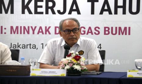 Direktur Jenderal Minyak dan Gas Bumi Kementerian ESDM Tutuka Ariadji menjelaskan skema penyaluran subsidi LPG dan Solar tahun 2024, Selasa (16/1/2024)