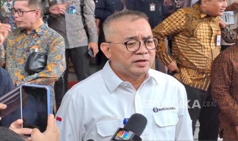 Kepala Departemen Pengelolaan Uang BI Marlison Hakim dalam sesi doorstop di Gedung BI usai melaksanakan kick-off Semarak Rupiah Ramadhan dan Berkah Idul Fitri (Serambi) 2024, Jumat (15/3/2024). 