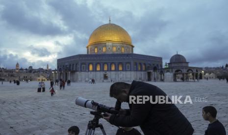 Suasana Kubbatus Sakhrah di dalam Kompleks Masjid al-Aqsa.