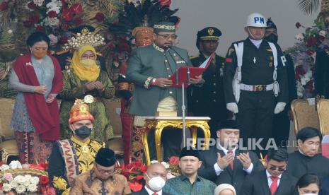 Menteri Agama Yaqut Cholil Qoumas membacakan doa saat Upacara Peringatan Detik-Detik Proklamasi di Istana Negara, Jakarta, Rabu (17/8/2022). Sebanyak 4500 orang mengikuti Upacara Detik-Detik Proklamasi yang dipimpin langsung oleh Presiden Joko Widodo.