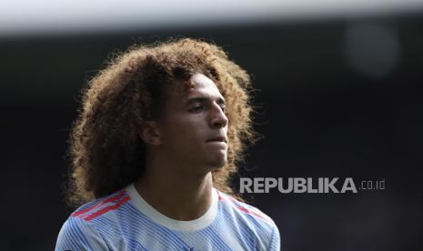 Pemain Manchester United Hannibal Mejbri dipinjamkan ke Sevilla.